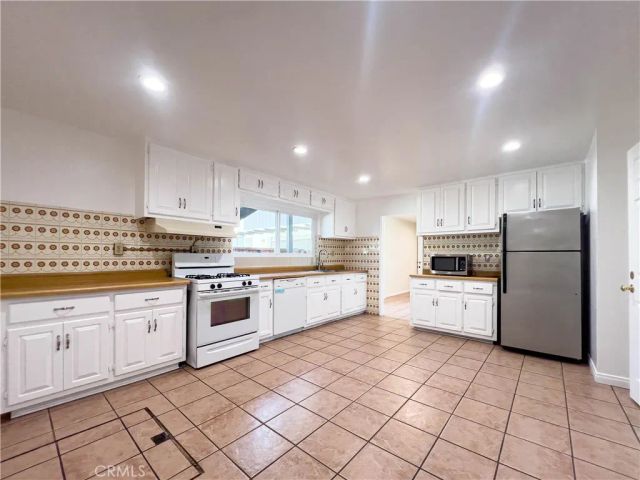 1522 5th Avenue, Los Angeles, CA 90019