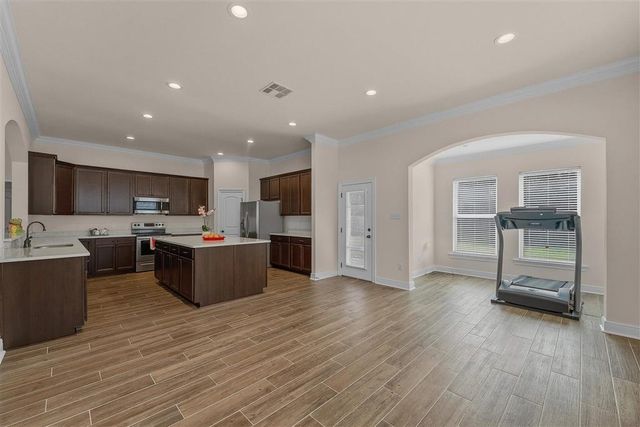 66 Pepper Creek Drive, Sulphur, LA 70663