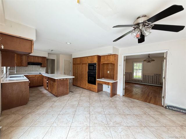 18 Fox Run, Hopewell Junction, NY 12533