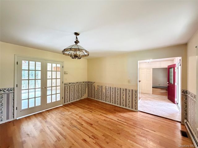 18 Fox Run, Hopewell Junction, NY 12533