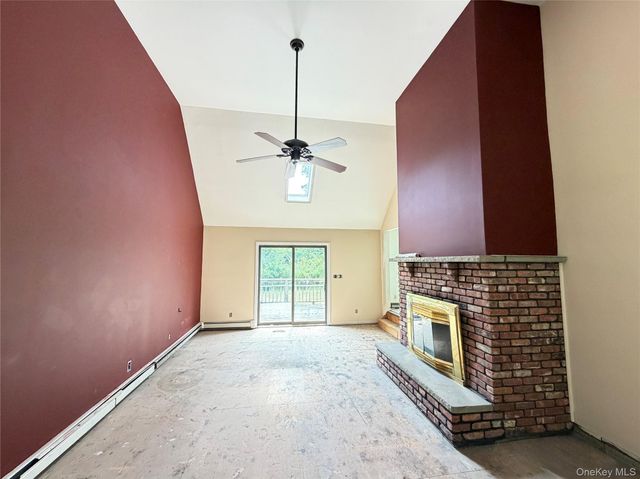 18 Fox Run, Hopewell Junction, NY 12533