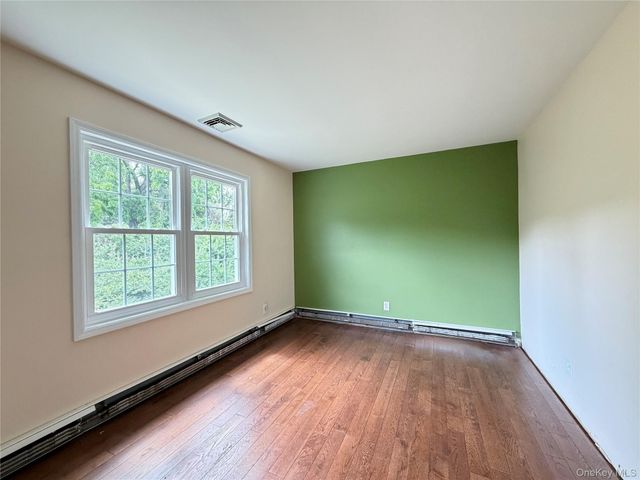 18 Fox Run, Hopewell Junction, NY 12533