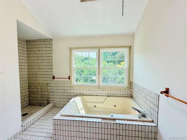 18 Fox Run, Hopewell Junction, NY 12533