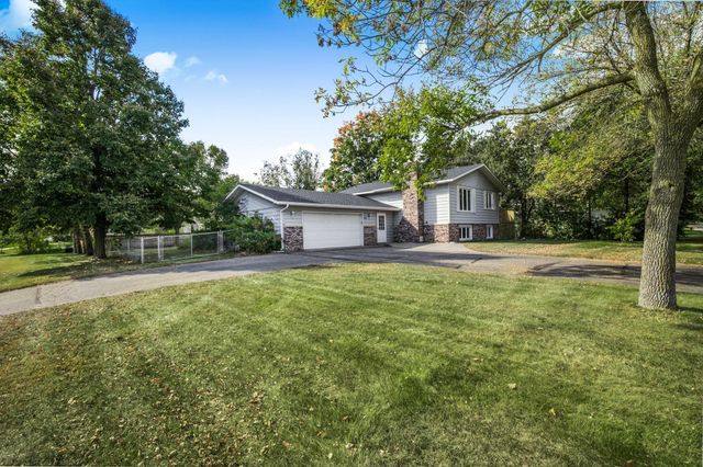 402 15th Street N, Sartell, MN 56377