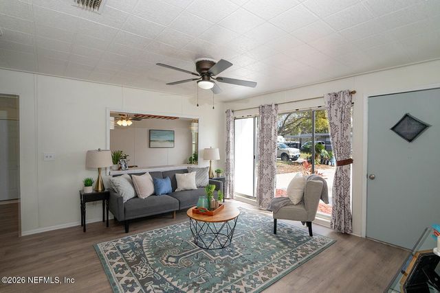 10250 BRIARCLIFF Road E, Jacksonville, FL 32218