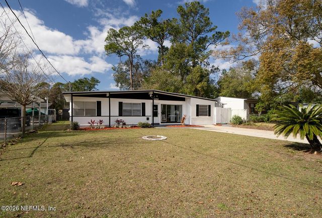 10250 BRIARCLIFF Road E, Jacksonville, FL 32218