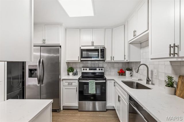 9003 Cardinal Terrace, Brentwood, MO 63144