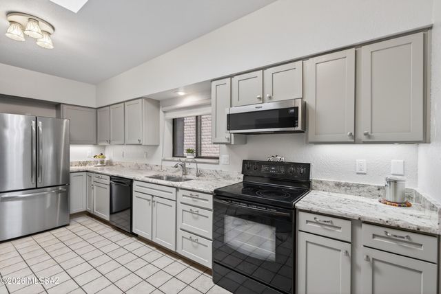 8641 N Candlewood Loop, Tucson, AZ 85704