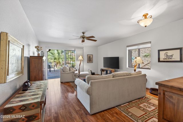 8641 N Candlewood Loop, Tucson, AZ 85704