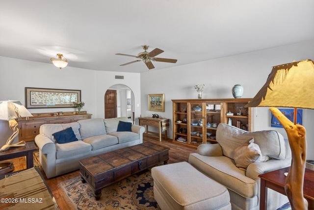 8641 N Candlewood Loop, Tucson, AZ 85704