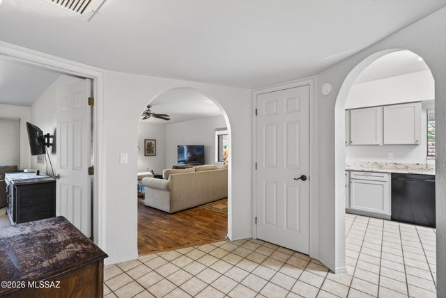 8641 N Candlewood Loop, Tucson, AZ 85704