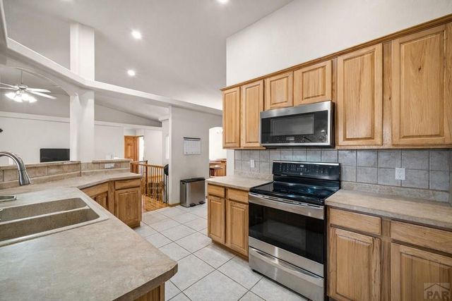 1225 N Parkridge Dr, Pueblo West, CO 81007