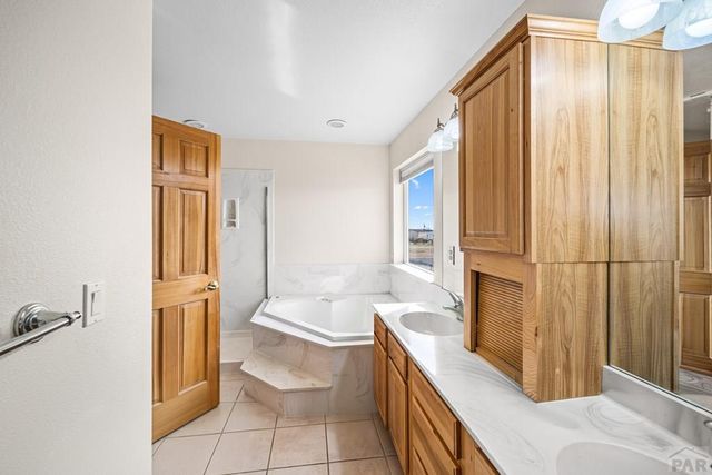 1225 N Parkridge Dr, Pueblo West, CO 81007