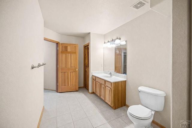 1225 N Parkridge Dr, Pueblo West, CO 81007