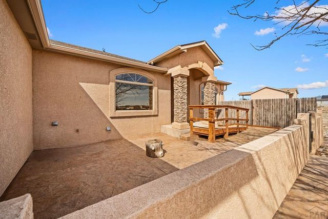 1225 N Parkridge Dr, Pueblo West, CO 81007