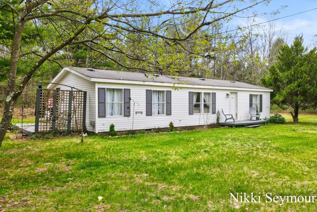 429 E Church Road, Twin Lake, MI 49457