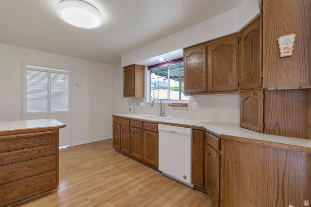 5548 S 2150 W, Roy, UT 84067