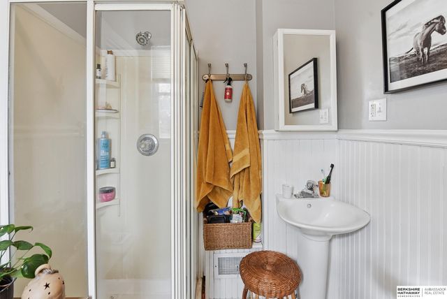 5503 Leavenworth Street, Omaha, NE 68106