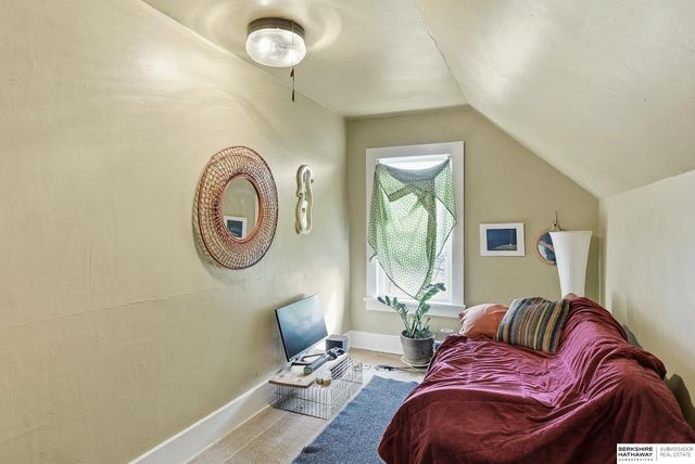 5503 Leavenworth Street, Omaha, NE 68106