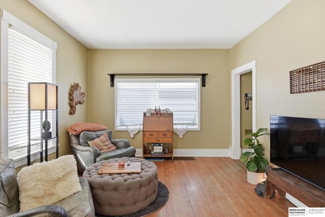 5503 Leavenworth Street, Omaha, NE 68106