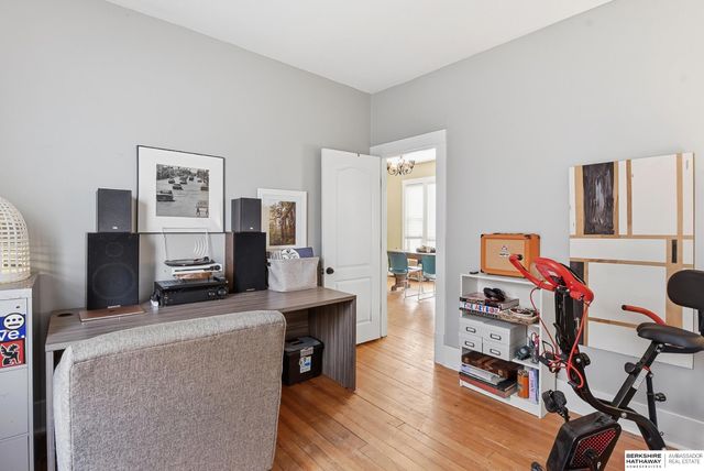 5503 Leavenworth Street, Omaha, NE 68106