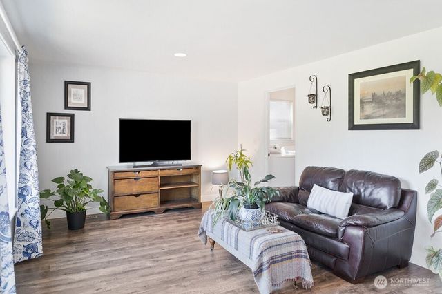 2960 NW North Star Drive, Silverdale, WA 98383