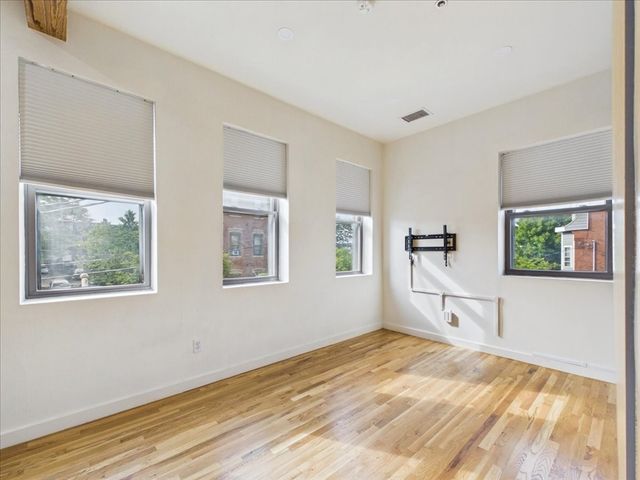 100 Pearl Street 13, Chelsea, MA 02150