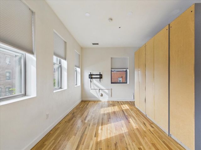 100 Pearl Street 13, Chelsea, MA 02150