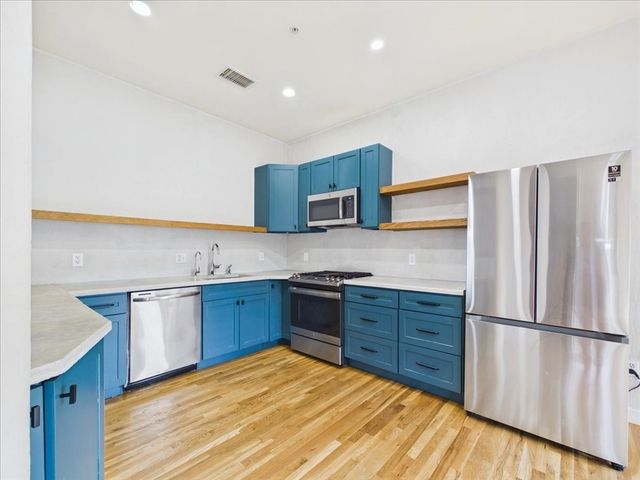 100 Pearl Street 13, Chelsea, MA 02150