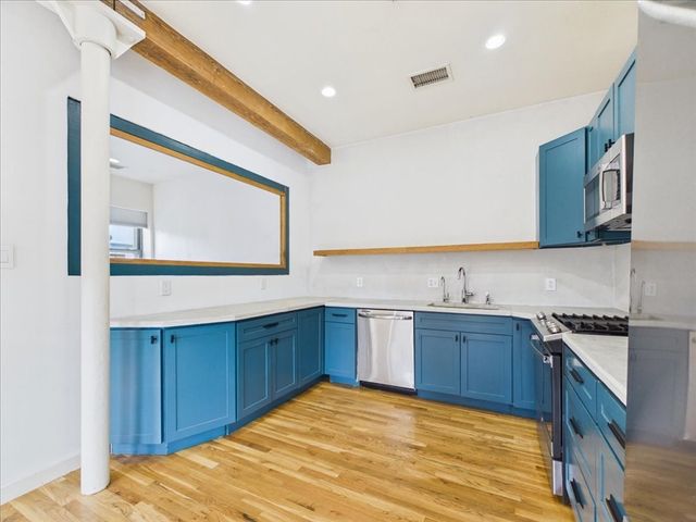 100 Pearl Street 13, Chelsea, MA 02150