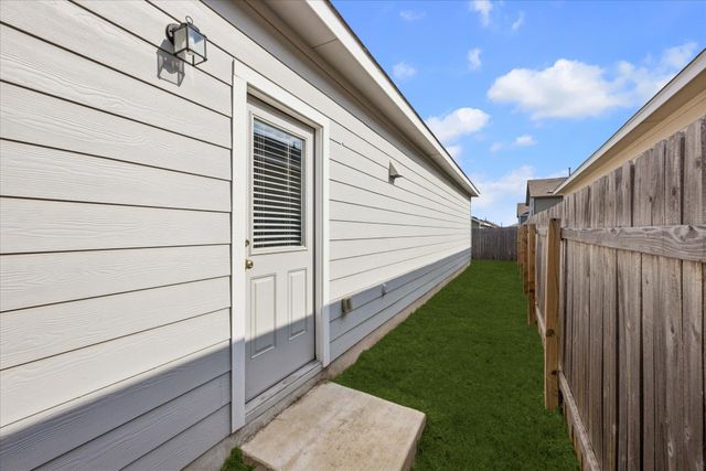 304 Mica TRL, San Marcos, TX 78656