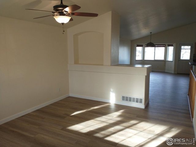 1516 Willowbrook Dr, Longmont, CO 80504