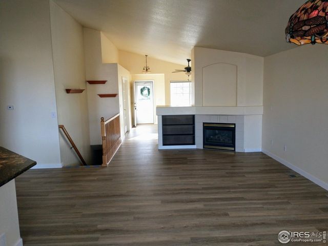 1516 Willowbrook Dr, Longmont, CO 80504