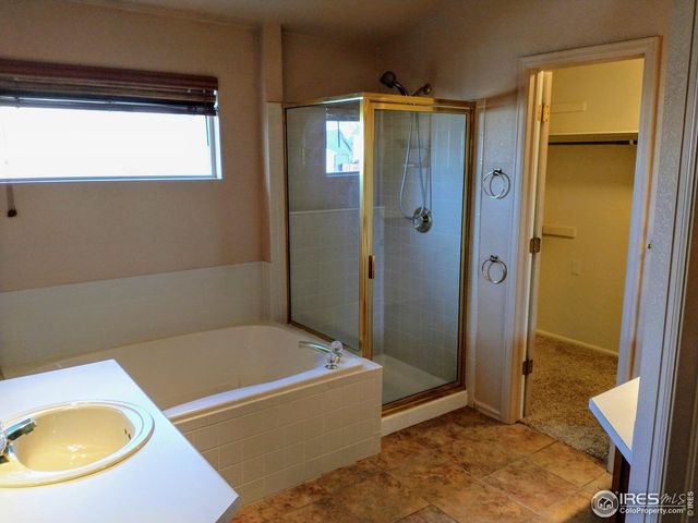 1516 Willowbrook Dr, Longmont, CO 80504