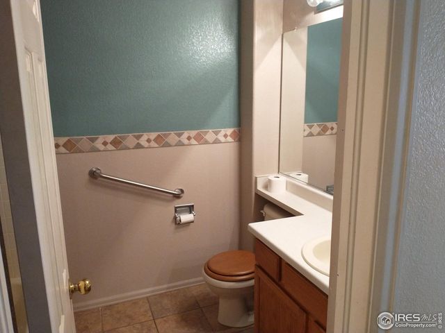 1516 Willowbrook Dr, Longmont, CO 80504