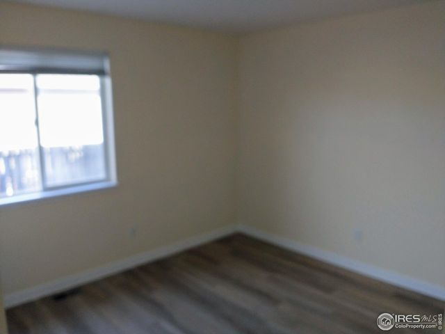 1516 Willowbrook Dr, Longmont, CO 80504