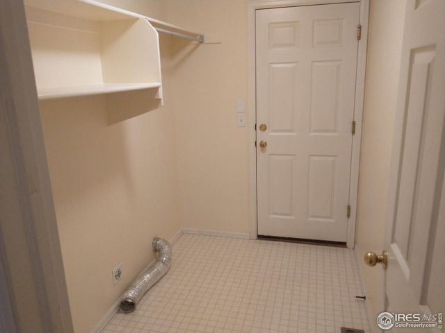 1516 Willowbrook Dr, Longmont, CO 80504