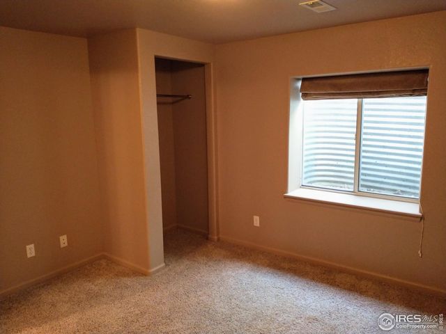 1516 Willowbrook Dr, Longmont, CO 80504