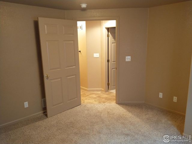 1516 Willowbrook Dr, Longmont, CO 80504