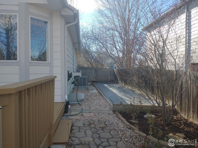 1516 Willowbrook Dr, Longmont, CO 80504