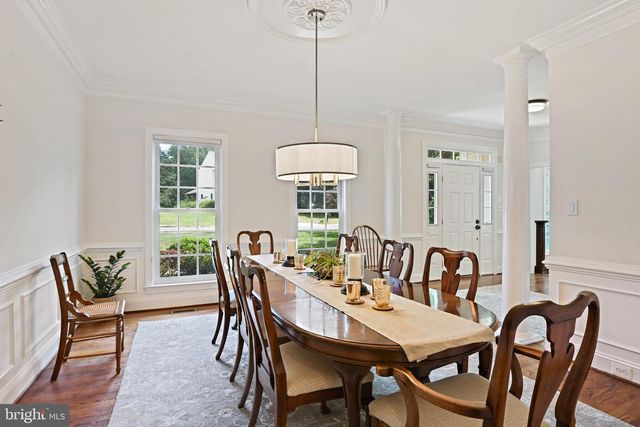 1832 FOXSTONE DR, Vienna, VA 22182