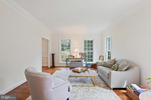 1832 FOXSTONE DR, Vienna, VA 22182