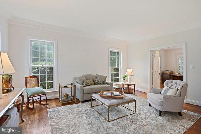 1832 FOXSTONE DR, Vienna, VA 22182