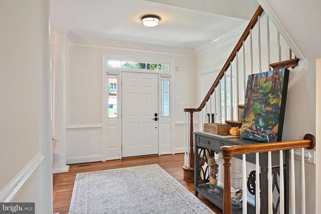 1832 FOXSTONE DR, Vienna, VA 22182