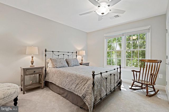 1832 FOXSTONE DR, Vienna, VA 22182