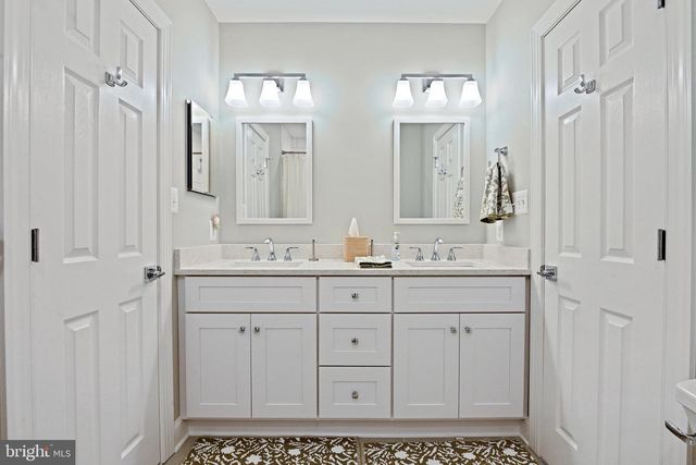 1832 FOXSTONE DR, Vienna, VA 22182