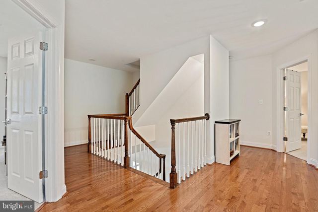 1832 FOXSTONE DR, Vienna, VA 22182