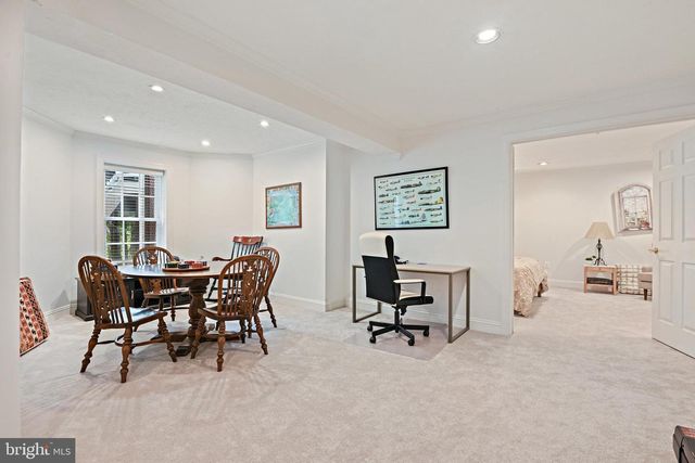 1832 FOXSTONE DR, Vienna, VA 22182