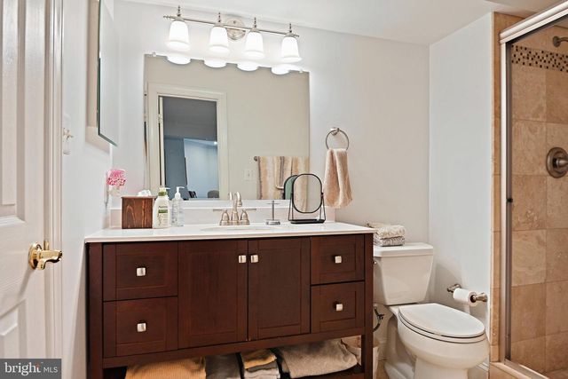 1832 FOXSTONE DR, Vienna, VA 22182