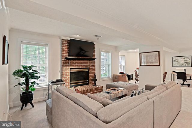 1832 FOXSTONE DR, Vienna, VA 22182